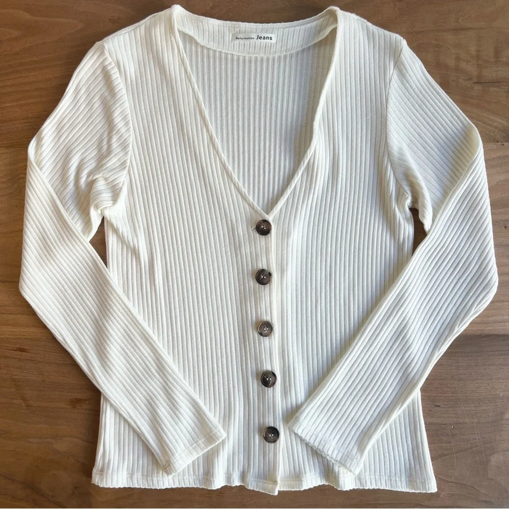 NWOT Reformation Jeans Iris Ivory Ribbed V-Neck Cardigan Top Size Medium - Picture 10 of 12
